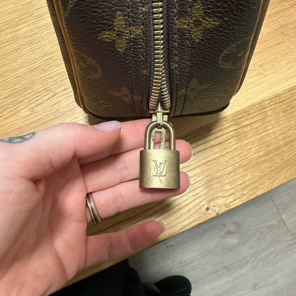 LOUIS VUITTON Monogram Trouville Bag - Picture 6 of 12